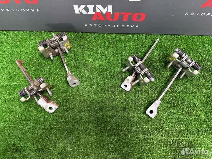 Ограничитель двери Renault Logan K7M 2014