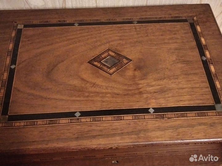 Шкатулка, ларец старинный. Дерево