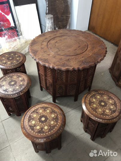 Столик кофейный круглый со стульями