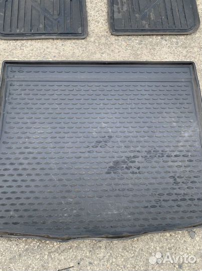 Автомобильные коврики резиновые