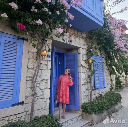 Платье с вышевкой ришелье