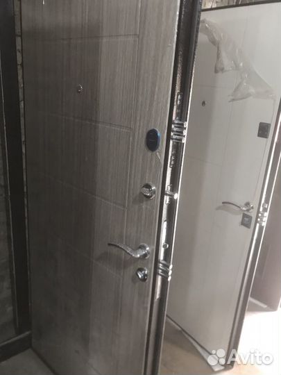 Дверь входная металлическая утеплённая бу б/у