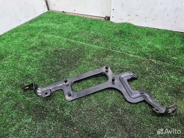 Крепление блока управления двигателем Kia Ceed 2