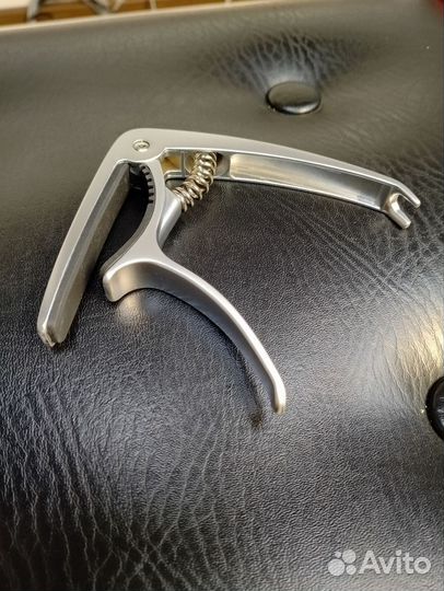 Каподастр для акустической гитары dekko FC-76 SV