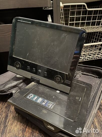 Портативный DVD проигрыватель