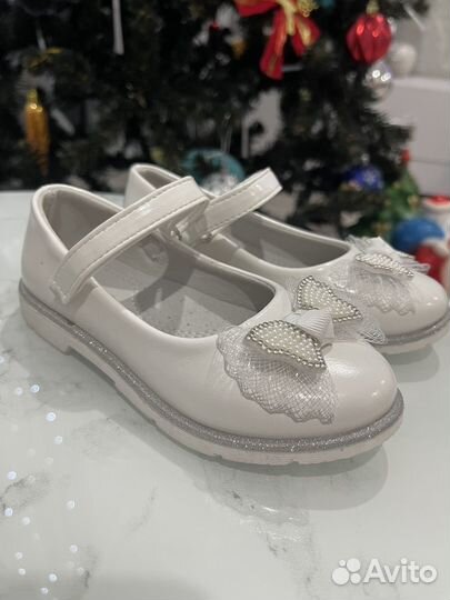 Туфли для девочки 29 размер новые