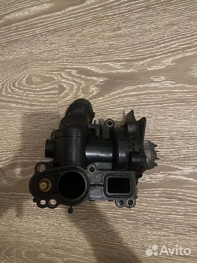 Помпа на volkswagen passat b7