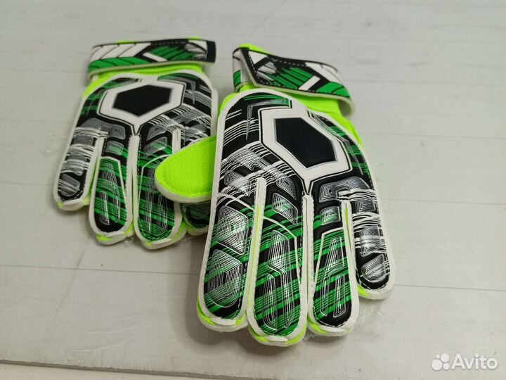 Перчатки вратарские