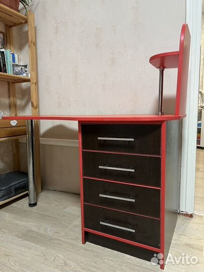 Стол для маникюра бу