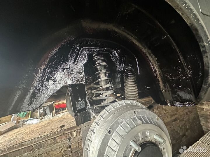 Обработка днища автомобиля антикором