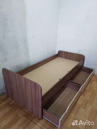 Кровать