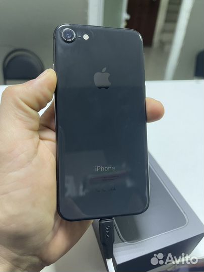 iPhone 8, 64 ГБ
