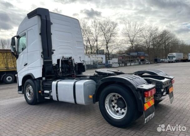 Pазбираем грузовик Volvo FH с 2013