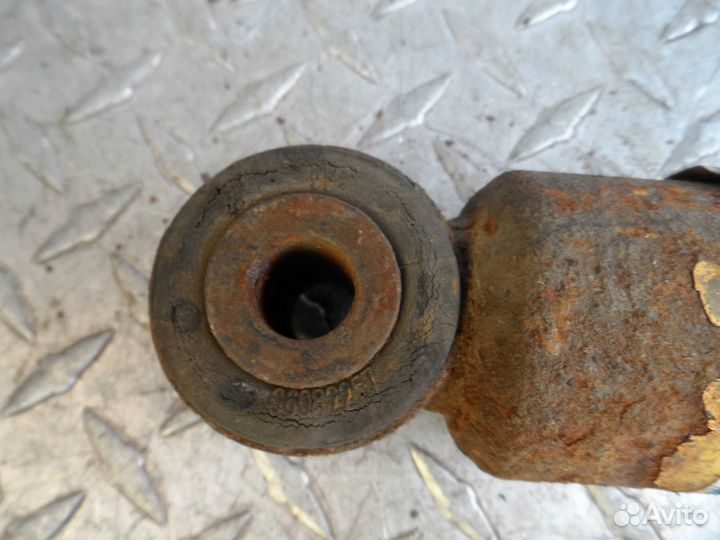 Амортизатор задний L Nissan Xterra N50