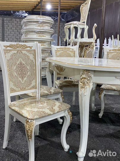 Столы и стулья