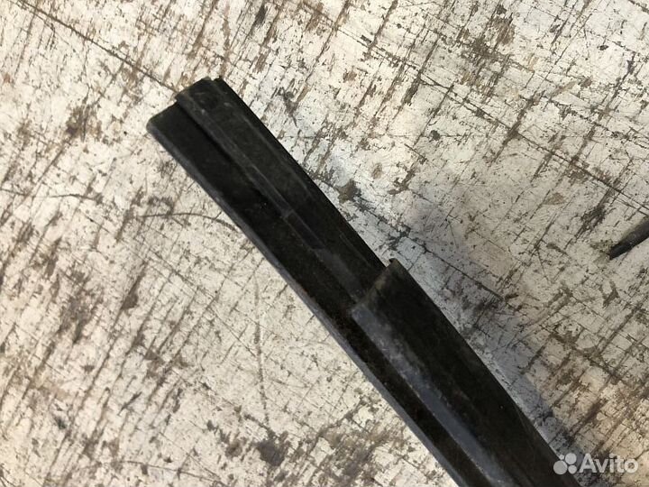 Молдинг крыши Toyota Corolla E120 седан