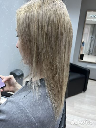 Модель на наращивание волос