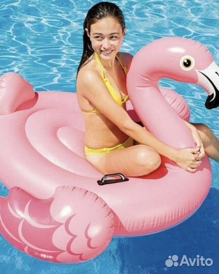 Надувной розовый фламинго