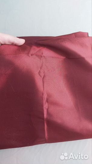 Штора из красной тафты