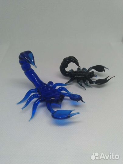 Фигурки из цветного стекла