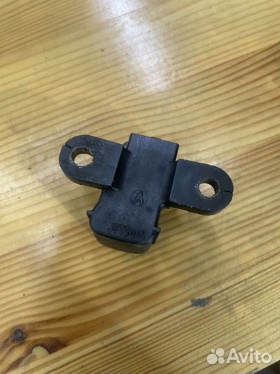 Датчик положения коленвала mitsubishi Carisma