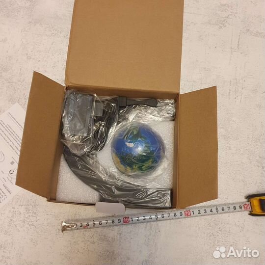 Левитирующий глобус