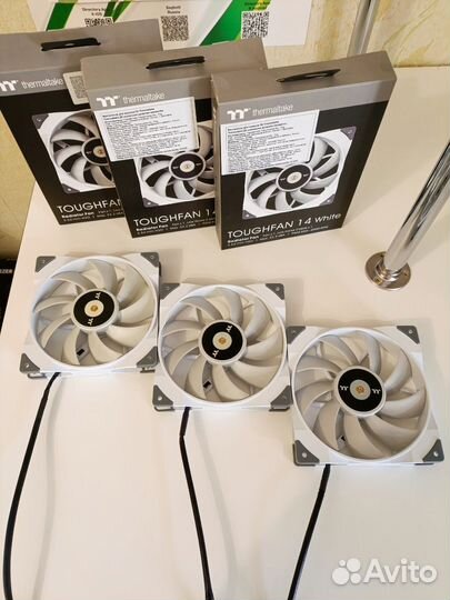Thermaltake toughfan 14 white