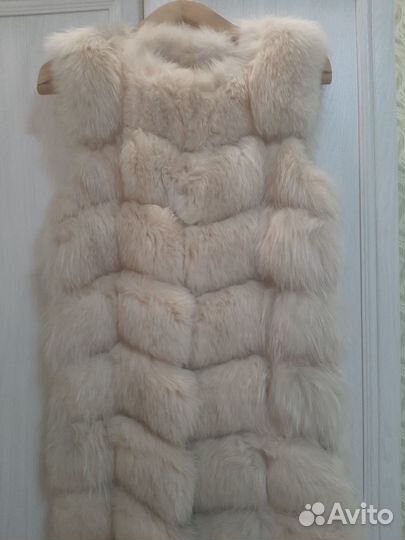 Продаю жилет меховой