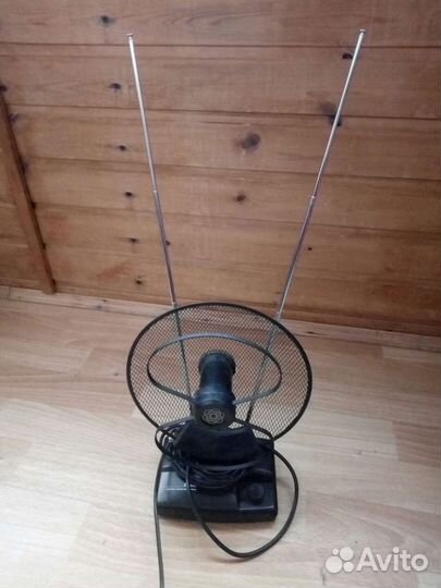 Антенна комнатная