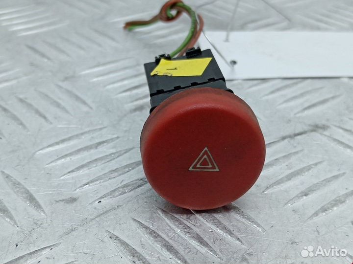 Кнопка аварийной сигнализации iveco Daily 3 2003