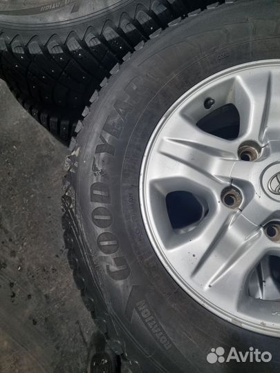 Goodyear EfficientGrip SUV 4x4 285/65 R17