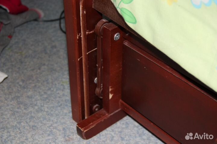 Кроватка детская с матрасом