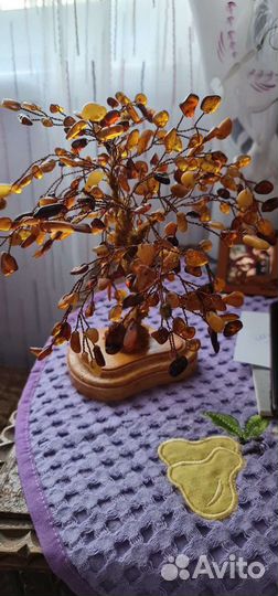 Денежное дерево из натурального янтаря