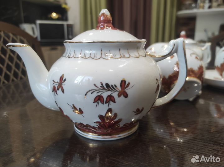 Сахарница и чайник от сервиза барбарис Вербилки