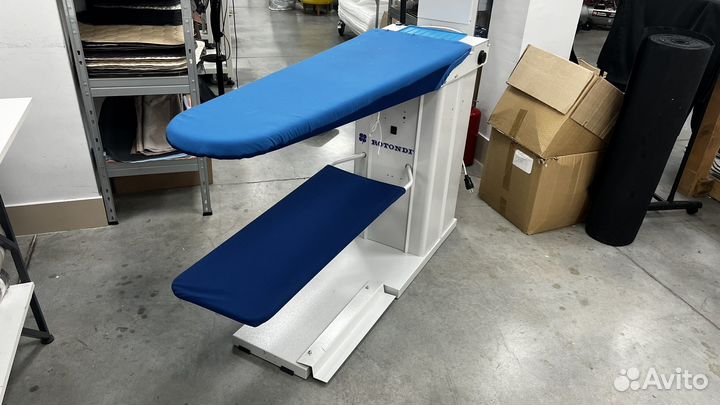 Гладильный стол с подогревом и вытяжкой