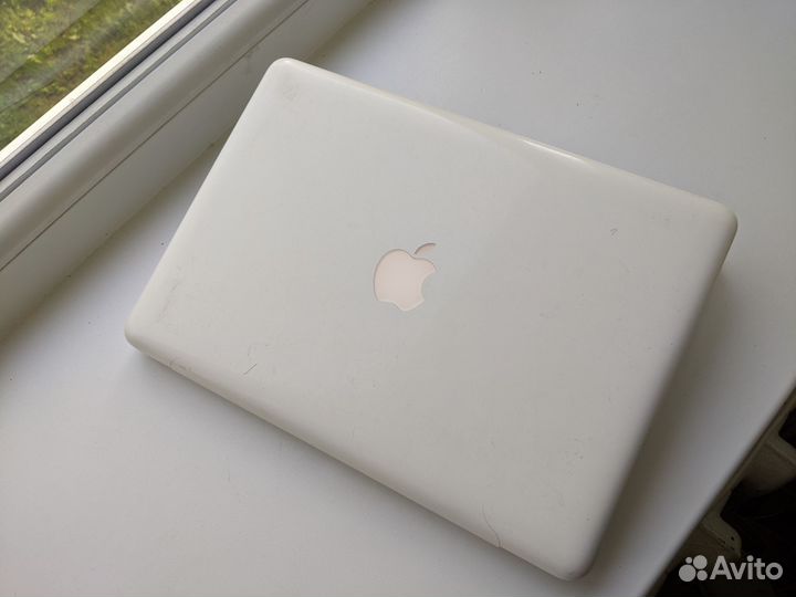 Apple MacBook 13 2010