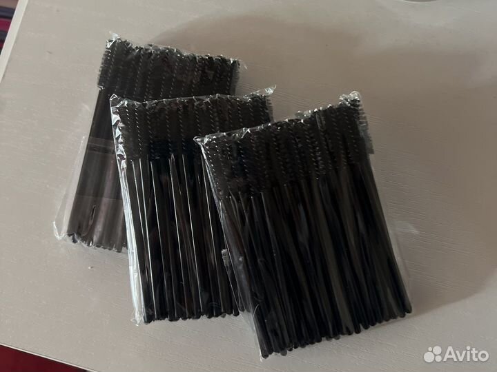 Щеточки для ресниц и бровей