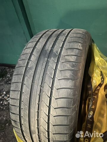 Goodyear EfficientGrip 275/40 R19 101Y