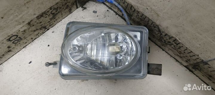 Фара противотуманная правая Mitsubishi Galant