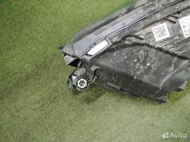 Фара правая Mercedes-Benz E-Class