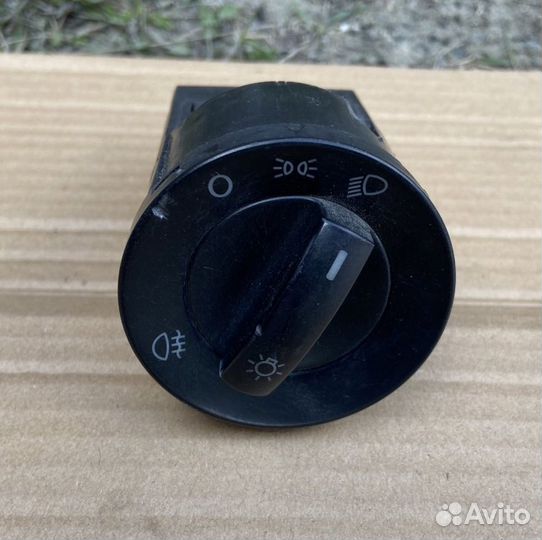 Переключатель света фар Volkswagen Polo Sedan