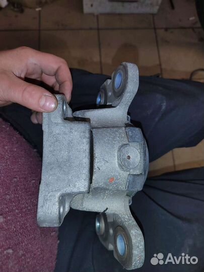 Подушка кпп Range Rover Evoque L538