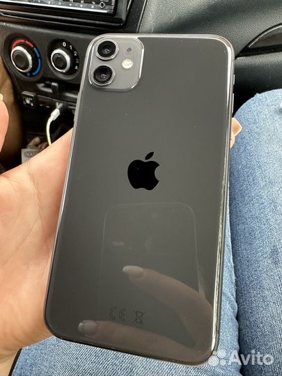 Телефон iPhone 11