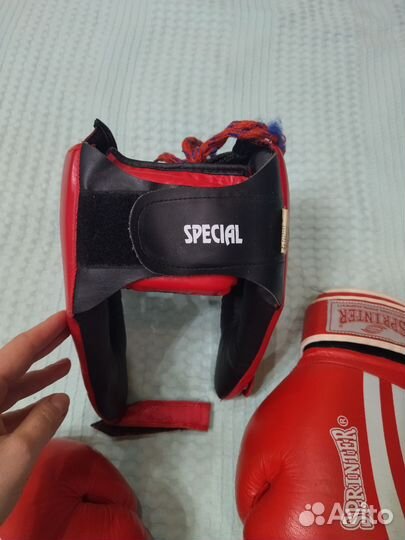 Шлем и перчатки