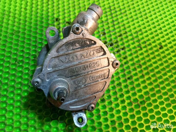 Насос вакуумный Volvo XC90