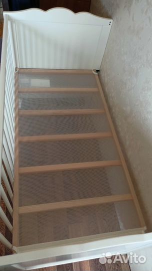 Детская кроватка с матрасом