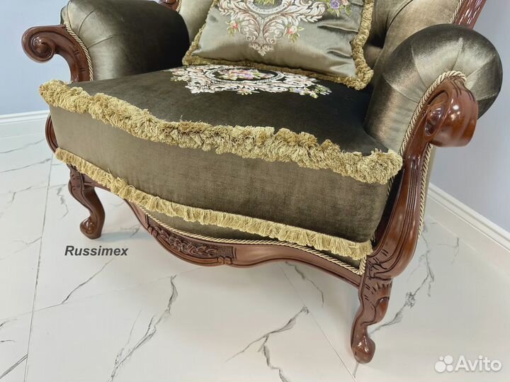 Кресло из дерева