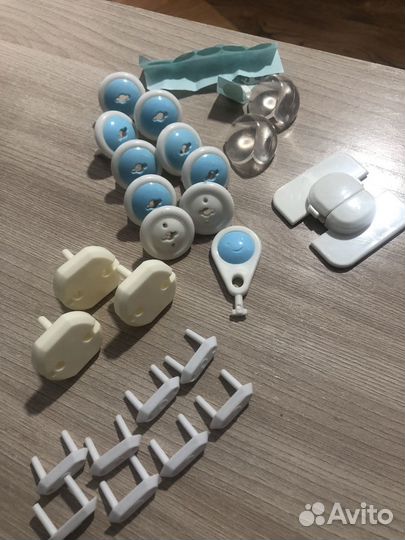 Заглушки для розеток, накладки на углы, замок