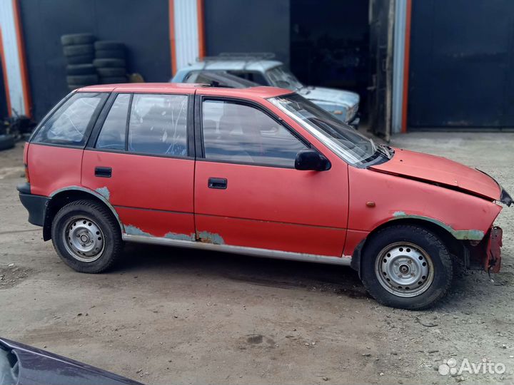 В разборе suzuki swift 1990 год 1.3
