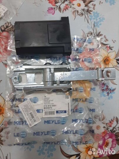 Ограничитель двери mercedes 210